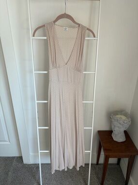 Wilfred Sleeveless V-Neck midi Dress Coachella stagecoach festival